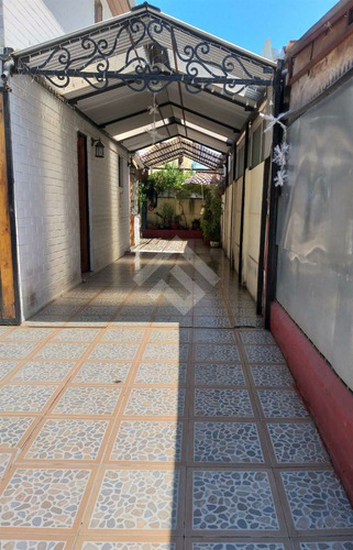 Casa En Venta De 2 Dorm. En Maipú
