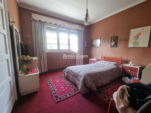 Casa En Venta De 3 Dorm. En Ñuñoa