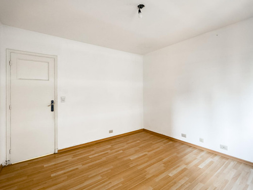 Amplisimo Departamento Refaccionado En Venta Con Cochera - Recoleta