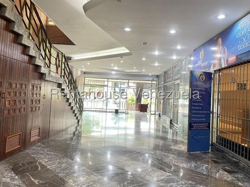 Se Alquila Ofic Altamira