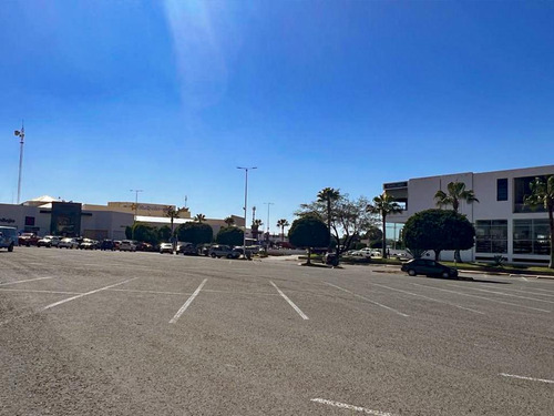 Local En Renta Plaza Antares. León Gto. 1,285 M2