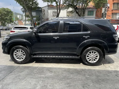 Toyota Fortuner 2.7L AT 2700CC 4X2
