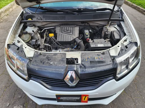 Renault Logan 1.6 Expression / Life +