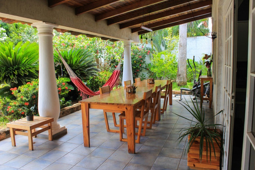 Imagen 2 de 22 de Venta De Casa Posada En Playa El Agua Margarita