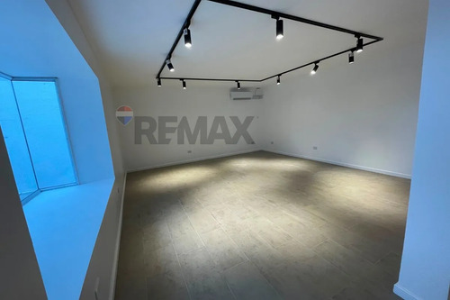 Arriendo De Local Comercial, Vitacura.