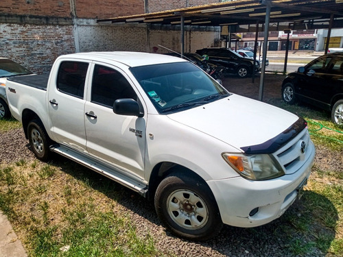 Imagen 4 de 11 de Toyota Hilux 4x2 Cabina Doble Dx Pack 2.5 Td