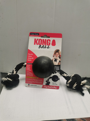 Pelota Kong Con Lazo Extreme Para Perro Mediano A Grande Color Negro