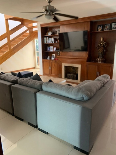 Venta Hermosa Residencia En San Gonzalo, Zapopan, Jalisco En San Gonzalo