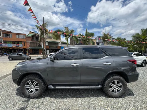 Toyota Fortuner 2.7 SRV