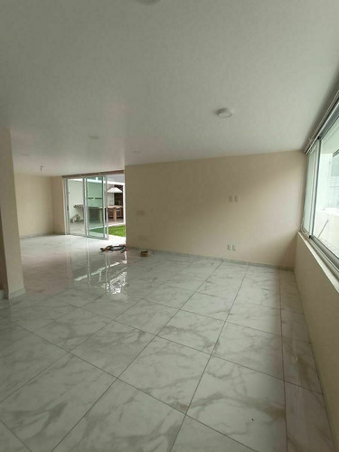 Imagen 4 de 13 de Oprtunidad De Casa Para Estrenar En Calle Cerrada / San Jeró