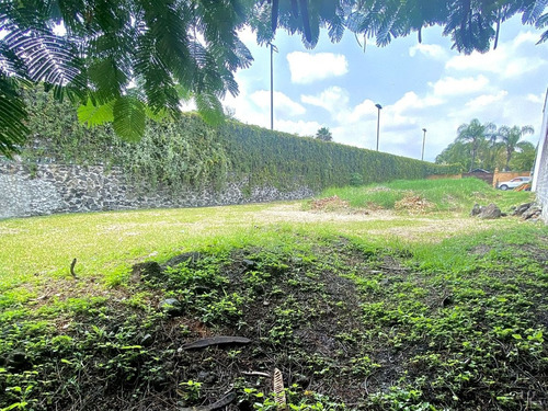 Terreno En Privada, A Un Costado De Camino Real Sumiya (jiutepec, Oriente De Cuernavaca)