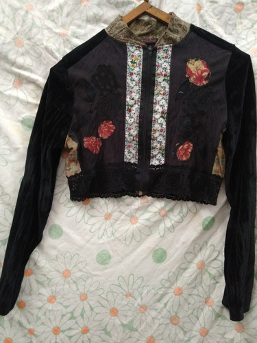 Campera Negra  Corta Bordada Retro Vintage 