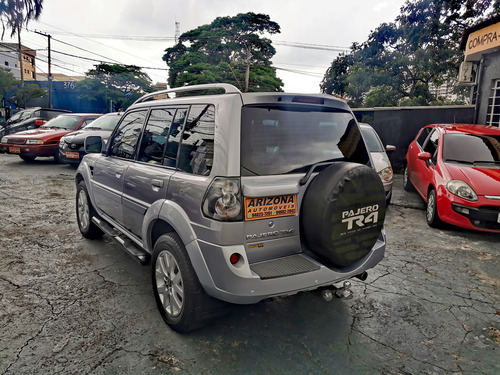 Mitsubishi Pajero TR4 2.0 4x2 Flex Aut. 5p