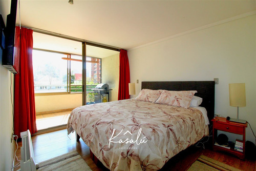 Departamento En Venta De 2 Dorm. En Las Condes