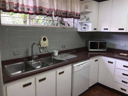 Imagen 5 de 10 de Casa En Venta Urb. Prados Del Este # 22-2115