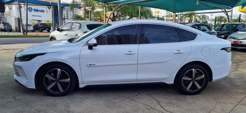 BYD King 1.5 Gl Dm-I Aut. (Phev) 5P Hibrido