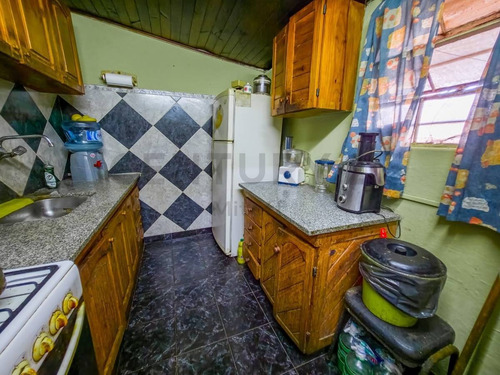 Imagen 5 de 16 de Casa En Venta De 2 Dormitorios Cochera Y Patio En La Plata