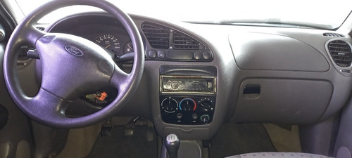 Imagem 7 de 8 de Ford Fiesta 2006 1.0 Street 5p