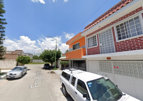 Casa En Fray Diego Ruiz. M.a.