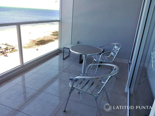 Imagen 8 de 20 de Oportunidad En Le Parc, Piso Alto, 2 Suites Más Dependencia