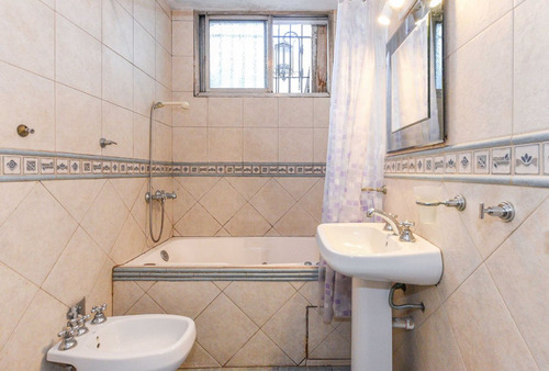 Venta Casa 5 Ambientes Con Cochera Versalles