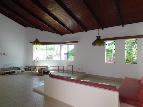 Casa Com Edícula À Venda Na Praia De Peruíbe - Litoral Sul.