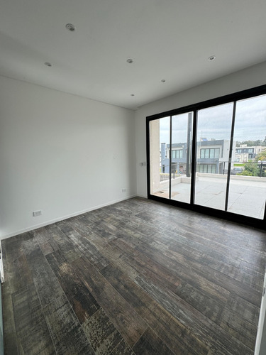 Casa 5 Ambientes En Venta. Lagos De Canning 1