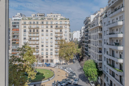 Plaza Pellegrini, Alvear Esquina Libertad. Emblemático Edificio. Vista. 2 Coch.. Seg. 24 Hs.
