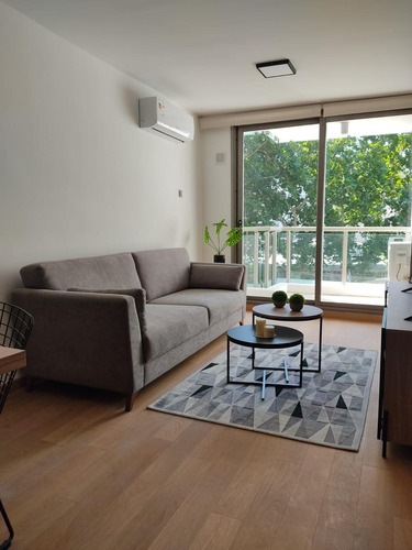 Alquiler Apartamento Premium 1 Dormitorio Con Muebles En El Centro De Pocitos A Pasos De La Rambla. 