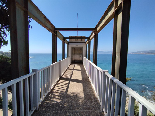 Departamento En Condominio Con Bajada A La Playa En Horcón