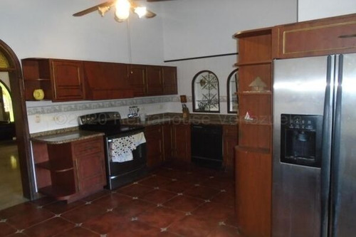 La Tahona #23-12797 Laura Villarroel 04149137088