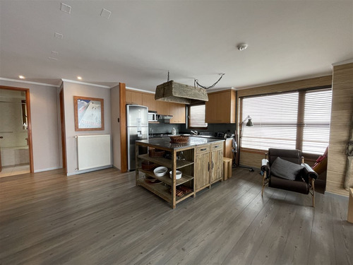 Departamento En Venta De 4 Dorm. En Lo Barnechea Centro Ski