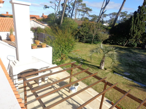 Imagen 10 de 30 de Magnífica Casa En Venta Y Venta Temporal En Punta Del Este, Brava