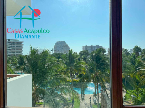 Cad La Isla Fiji Y4. Terraza Con Vista A Las Áreas Comunes