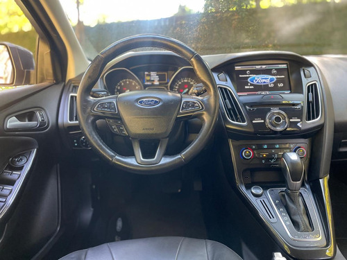 Ford Focus Titanium 2.0 16v