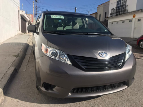 Toyota Sienna 2017 3.5 Le At