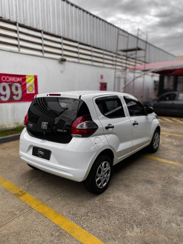 Imagem 4 de 8 de Fiat Mobi Easy On 1.0 Branco 2017