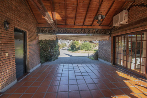 Venta Casa Banco Provincia Country Club. Piscina Quincho Excelente Lote Esquina