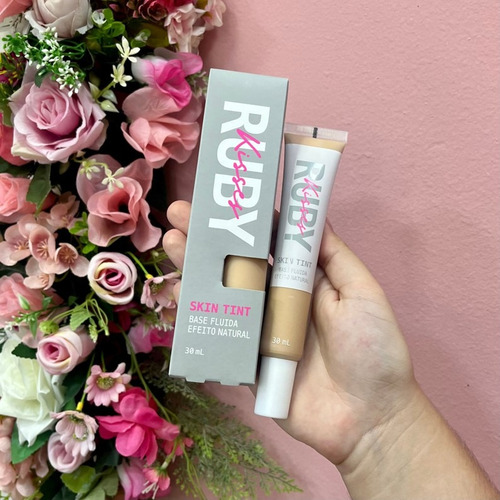 Skin Tint Base Líquida Fluída Matte Da Ruby Kisses Rk