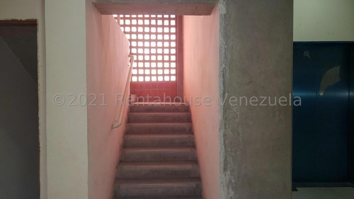 Imagen 30 de 30 de Local Comercial En Venta En El Centro De Barquisimeto Oportunidad De Inversión Gabriela. C #22-20231