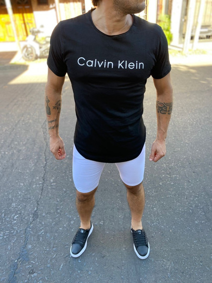 Remera Calvin Klein Basica Con Estampa