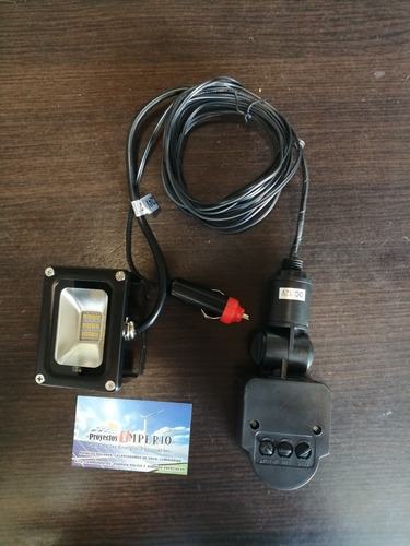 Imagen 2 de 7 de Reflector Led 12v Sensor Movimiento Fotocelda Apto Kit Solar