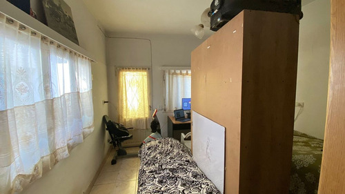 Casa + Dos Dptos Barrio 9 De Julio