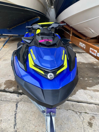 Jet Ski Seadoo Wake Pro 230