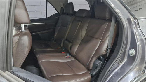 Toyota Hilux SW4 2.7 Srv 7 Lugares 4x2 16v Flex 4p Automático