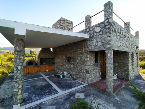 Imagen 11 de 21 de Casa De Piedra Con Vista Las Sierras