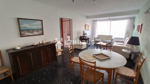 Apartamento De Dos Dormitorios En Península. 