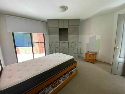 Jurica, Casa De Un Nivel En Venta Con Terraza, Jacuzzi Y Más