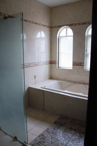 9 Recámaras 7 Baños