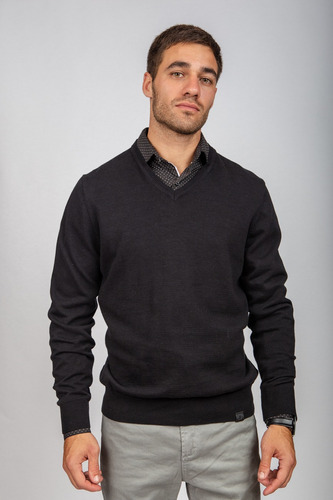 Sweater Escote V Negro